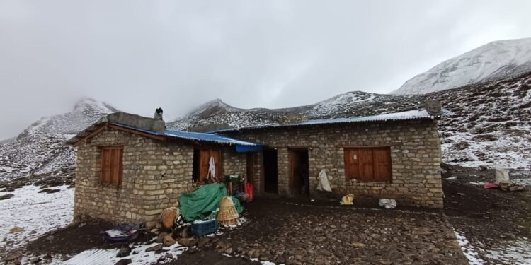 दामोदरकुण्ड तीर्थयात्रीलाई निःशुल्क भोजनको व्यवस्था