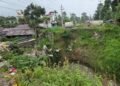 तीनढ्वाङ्गे पुलबाट जोखिमपूर्ण यात्रा