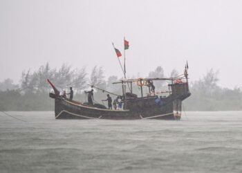 निराश रोहिङ्ग्याको समुद्री पलायन