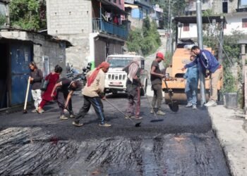 दरवाङमा सडक पुगेको १९ वर्षपछि कालोपत्र