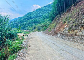 सालझण्डी–ढोरपाटन सडकको बुर्तिबाङ–फल्लेघर खण्ड ग्राभेल