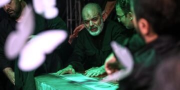 खामेनीको अन्त्येष्टिअघि वाहिदी सार्वजनिक