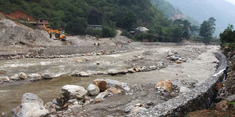 बस्ती जोगाउन तटबन्ध निर्माण