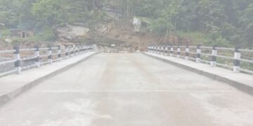 खोटाङको सावाखोलामा पक्की पुल निर्माणपछि स्थानीयवासी खुशी