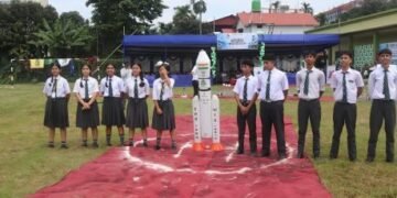 जब बिर्तामोडको आकाशमा उडे चन्द्रयान र रकेट