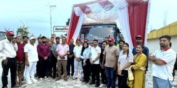 लक्ष्मी कमर्सियल भेहिकल्सद्वारा सुर्खेतमा ग्राहक भेटघाट सम्पन्न, नयाँ स्कुल बस ‘हिरोई’सार्बजनिक
