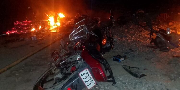 कप्तानगञ्ज झडपमा प्रहरीको गोली लागेर एक युवकको मृत्यु, प्रहरी निरीक्षकसहित १६ जना घाइते