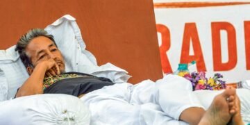 भारतः वाङ्चुकको स्वास्थ्य कमजोर हुँदै गएपछि प्रहरीको पहलमा अस्पतालमा भर्ना