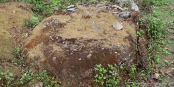 संरक्षणको पर्खाइमा हतुवागढीको ऐतिहासिक ‘फलाम ढुङ्गा’