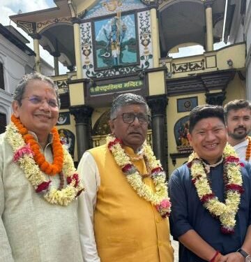 भाजपाका विदेश विभाग प्रमुख विजय चौथाइवालेद्वारा पशुपतिनाथ मन्दिरमा विशेष पूजा-आराधना