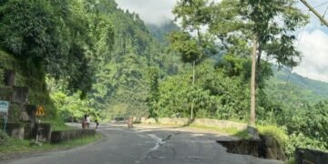 पहिरोले पृथ्वी राजमार्ग अवरुद्ध
