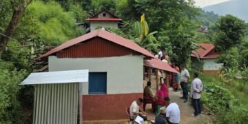विपन्न परिवारले पाए भूकम्प प्रतिरोधी घर