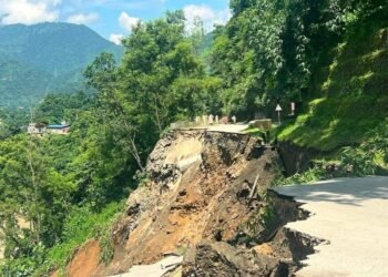 कृष्णभीरमा सडक भासिएपछि वैकल्पिक मार्गको खोजी