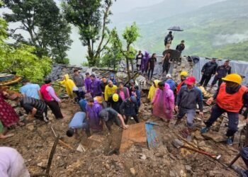 चिराचिरा परेको जमिनले ताम्सुवासीमा त्रास, सुरक्षित बासको प्रतीक्षा