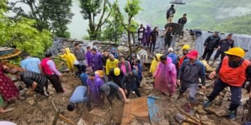 चिराचिरा परेको जमिनले ताम्सुवासीमा त्रास, सुरक्षित बासको प्रतीक्षा