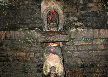 गाईजात्रामा भक्तपुरका पूर्व फर्केका नौ ढुङ्गेधारा खोज्दै नयाँ पुस्ता