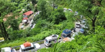 पृथ्वी राजमार्ग अवरुद्ध भएपछि कान्ति राजमार्गमा सवारी चाप बढ्यो