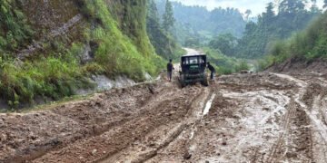 फाल्गुनन्द मार्गमा मालवाहक सवारी सञ्चालनमा रोक