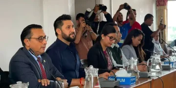 पार्टीका सांसदहरुलाई संयमित भएर संसदमा प्रस्तुत हुन सभापति लामिछानेको निर्देशन
