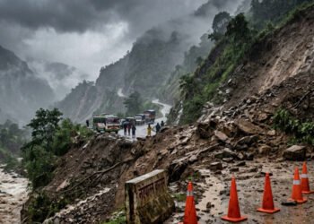 वर्षाले विभिन्न सडक अवरुद्ध