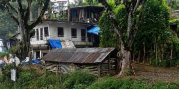 सार्वजनिक चौतारा अतिक्रमणको आरोप, सरकारी निकायमा उजुरी