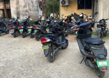 अवैध रूपमा भित्रिएका इलेक्ट्रिक स्कुटर धमाधम जफत