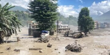 त्रिशूली र नारायणी नदी किनारमा शव खोज्ने काम निरन्तर : ६४ शव भेटिए