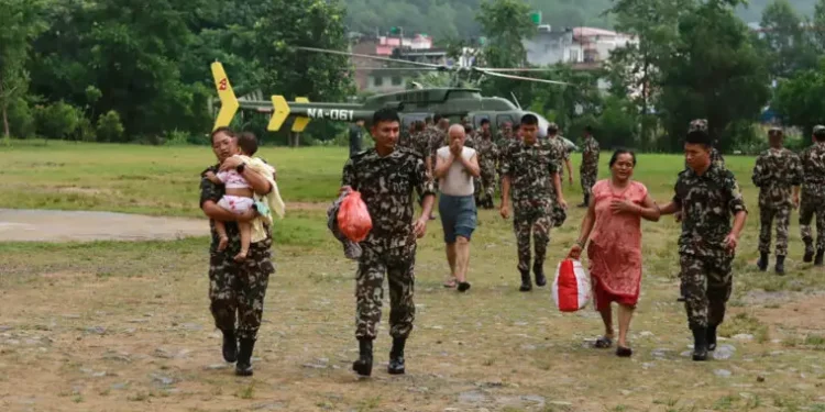 आज बिहानैदेखि हेलिकप्टरमार्फत उद्धार जारी रहने