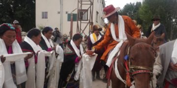 लोमान्थाङमा यार्तुङ पर्वको रौनक