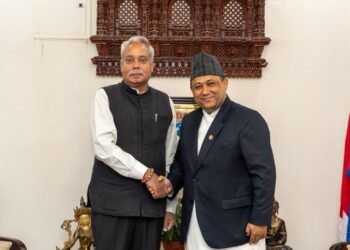 परराष्ट्रमन्त्री खनालसँग भारतीय राजदूत श्रीवास्तवको बिदाइ भेट
