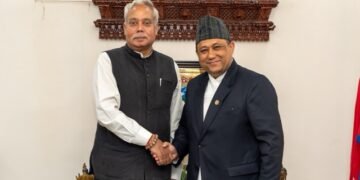 परराष्ट्रमन्त्री खनालसँग भारतीय राजदूत श्रीवास्तवको बिदाइ भेट
