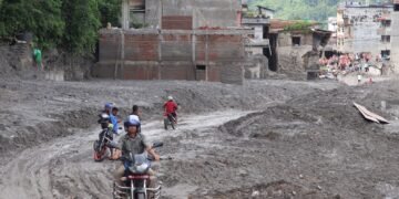 ढुङ्गेमा यातायात सञ्चालन