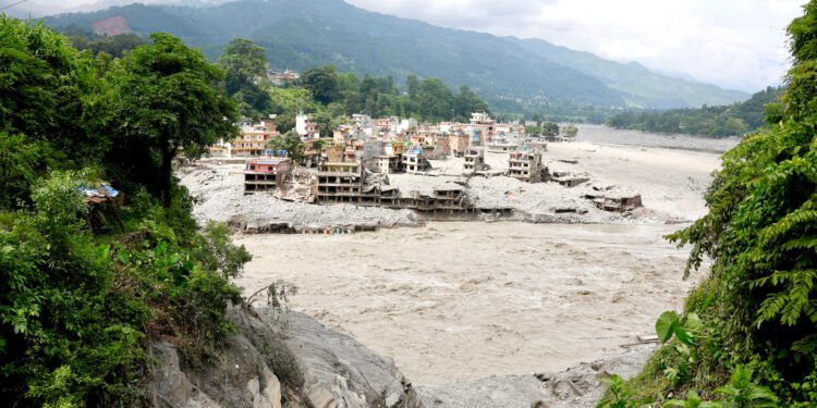 बाढीपीडितलाई सुरक्षित स्थानमा सार्न सरकारद्वारा १३ सदस्यीय समिति गठन
