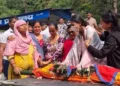भोटेकोशी बाढीः बेपत्ता आफन्त फर्किने आस मरेपछि परिवारले गरे अन्त्येष्टि
