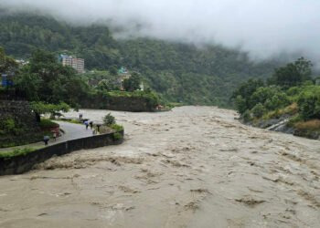 कालीगण्डकी नदीको बहाव हेर्दा..