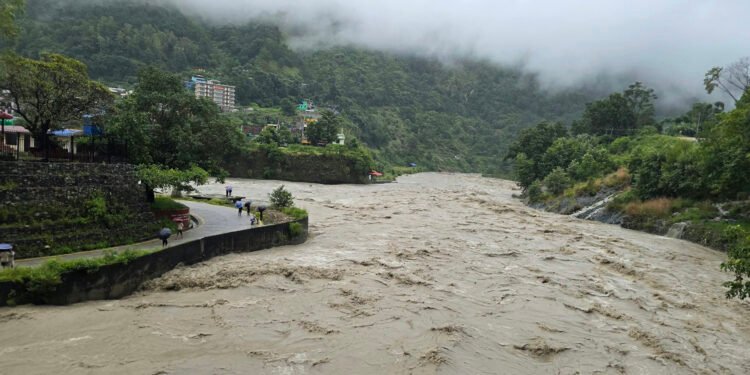 कालीगण्डकी नदीको बहाव हेर्दा..