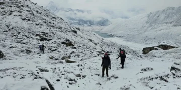 खुम्बु क्षेत्रमा हिमपात,सात विदेशी पर्यटकको उद्धार