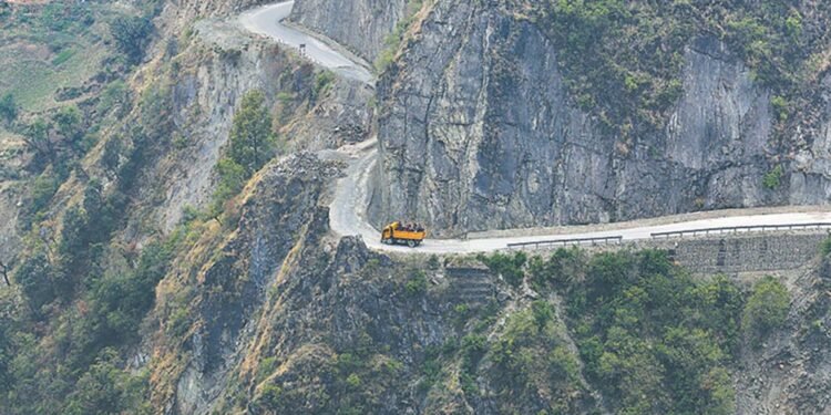 कान्ति राजमार्ग र भैँसे–भीमफेदी–कुलेखानी सडकमा राति सवारी सञ्चालन रोक