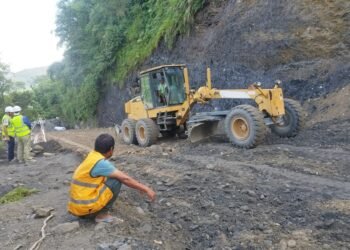 कृष्णभीरमा खोलिएको ट्र्याकमा ग्राभेल गर्न थालियो