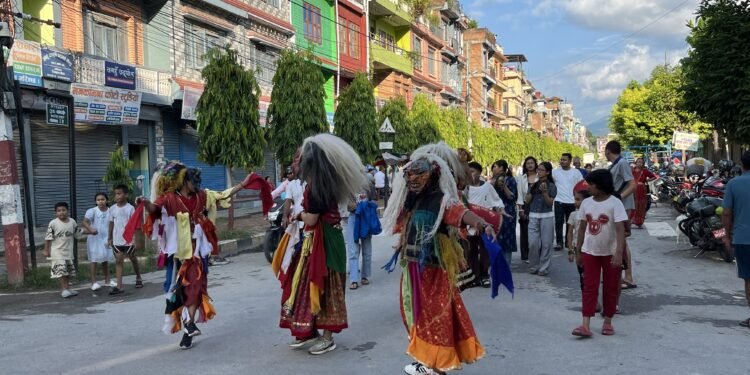 युवा पुस्ताको काँधमा ‘लाखे नाँच’को विरासत