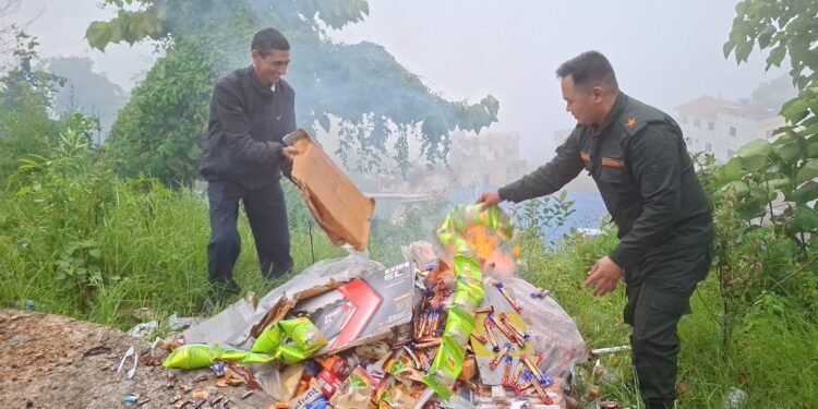 म्याद गुज्रेका सामग्री फेला परेपछि खोटाङमा अनुगमन तीव्र