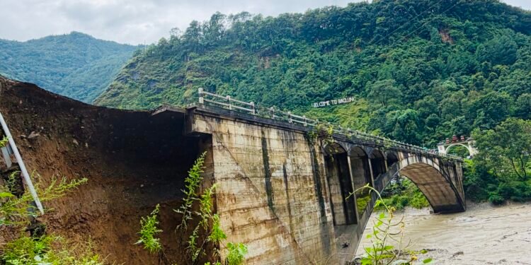 मध्यपहाडी लोकमार्ग अवरुद्ध हुँदा सर्वसाधारणलाई सास्ती