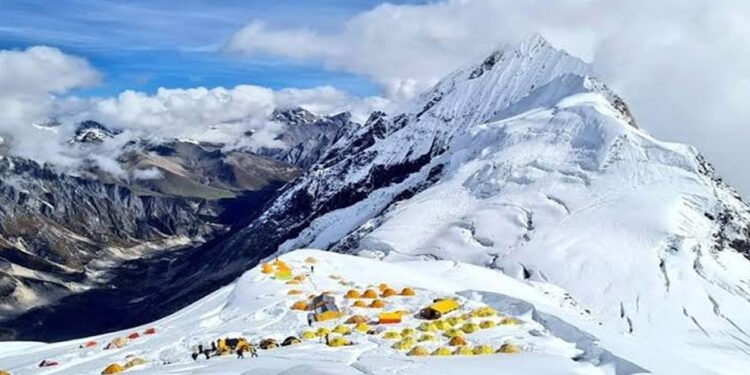 मनास्लु आरोहणका लागि ३४८ जनाले लिए अनुमति, १५ करोड राजस्व संकलन
