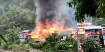 ताप्लेजुङको मेरिङदेनमा भीषण आगलागी, १० घर जलेर नष्ट