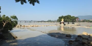 नारायणी किनार कहर : नगरपालिका बनाउँछ, नदी बगाउँछ