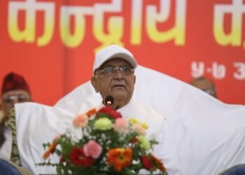 एमाले बैठकमा ओलीको कडा प्रस्तुति, पुनर्गठनको माग अस्वीकार