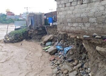 बुटवलमा तिनाउको बाढीले ५ वटा घर बगायो