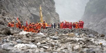 नेपाल–चीन सीमा बाढीमा बेपत्ता ५० भन्दा बढी युक्रेनीका परिवार अझै प्रतीक्षामा