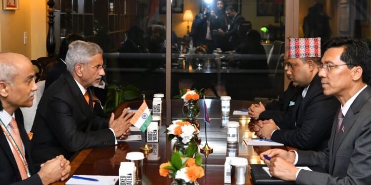 परराष्ट्रमन्त्री खनाल र भारतीय विदेशमन्त्री जयशङ्करबीच भेटवार्ता