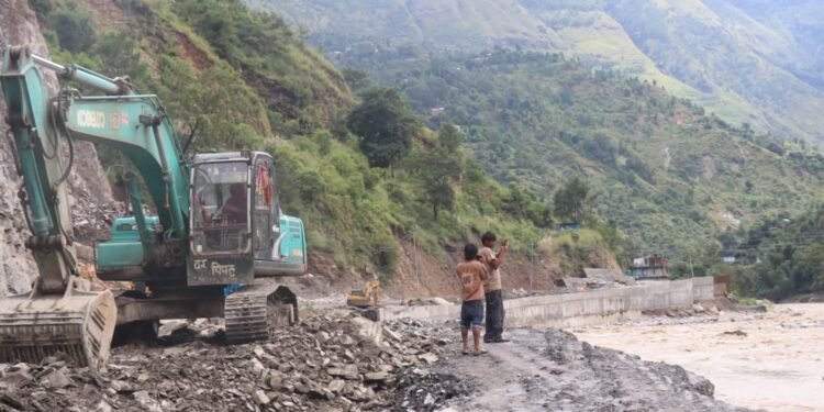 बिपी राजमार्ग : पुनर्निर्माणसँगै बाढी–पहिरोको चुनौती कायमै